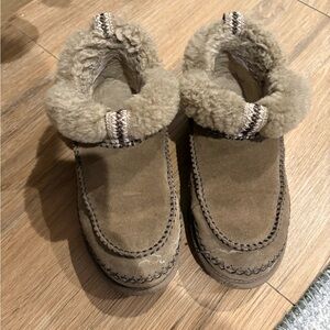 UGG Tan Ankle Boots with Shearling Cuff